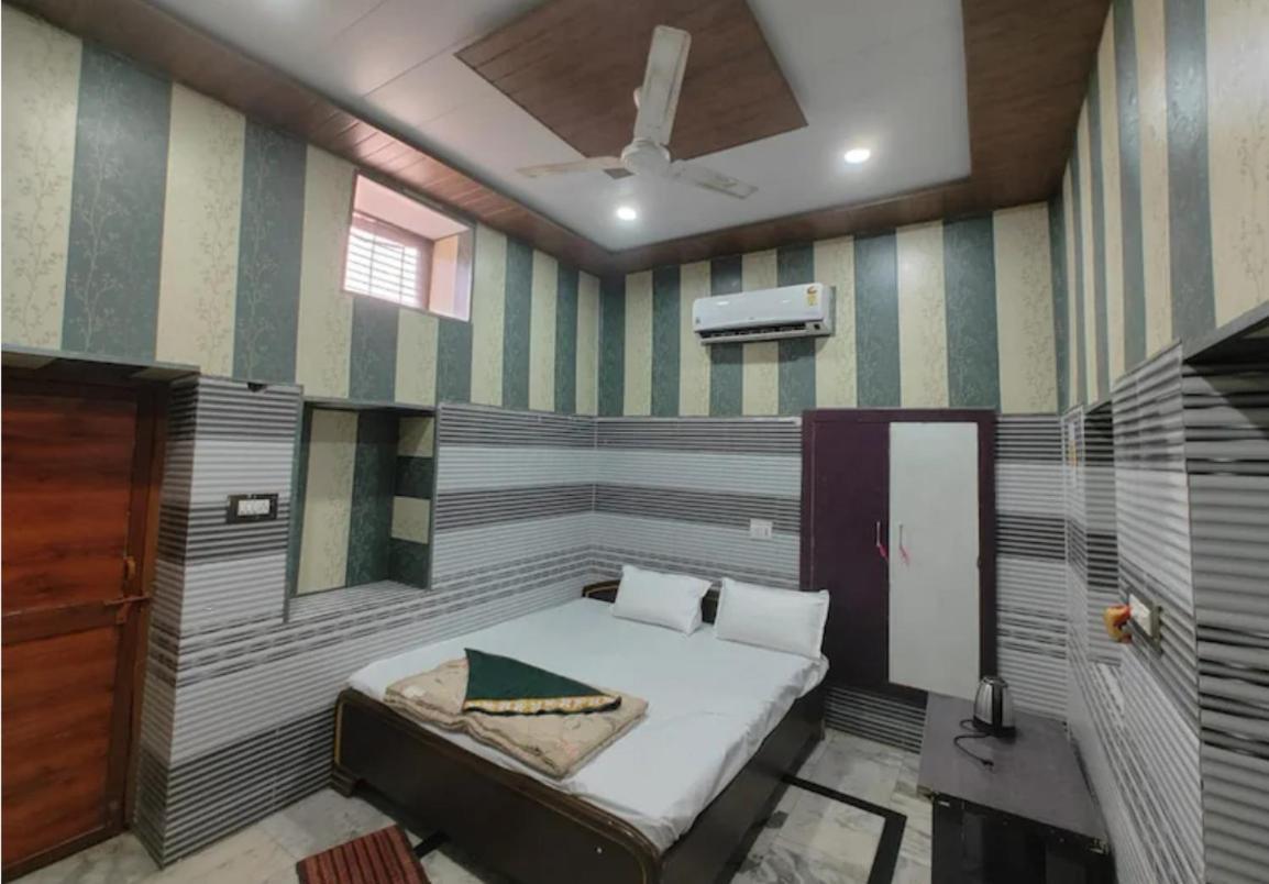 Bhagat Ji Guest House Ayodhya Bagian luar foto